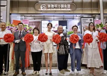 林聰明沙鍋魚頭101美食街開店，要讓更多國際友人認識嘉義街頭的小吃風味